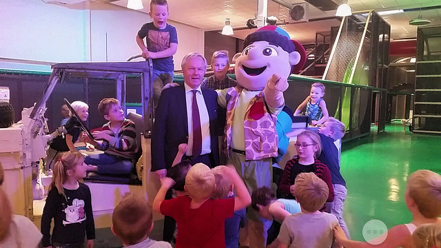 Burgemeester en mascotte Djambo Kidsplay , fantastisch voor de kinderen