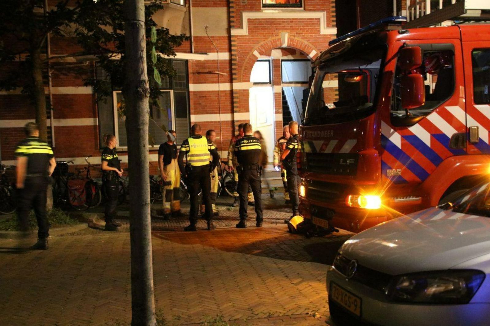 Zware vrachtwagen Gewend hefboom Stank door afzuigkap in woning Prins Hendrikstraat - RTV Focus