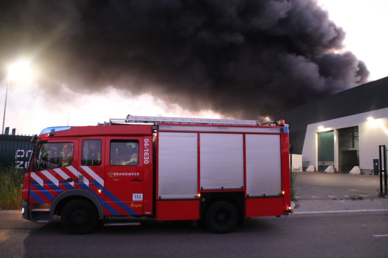 Zeer grote brand bij PreZero op Hessenpoort | RTV Focus