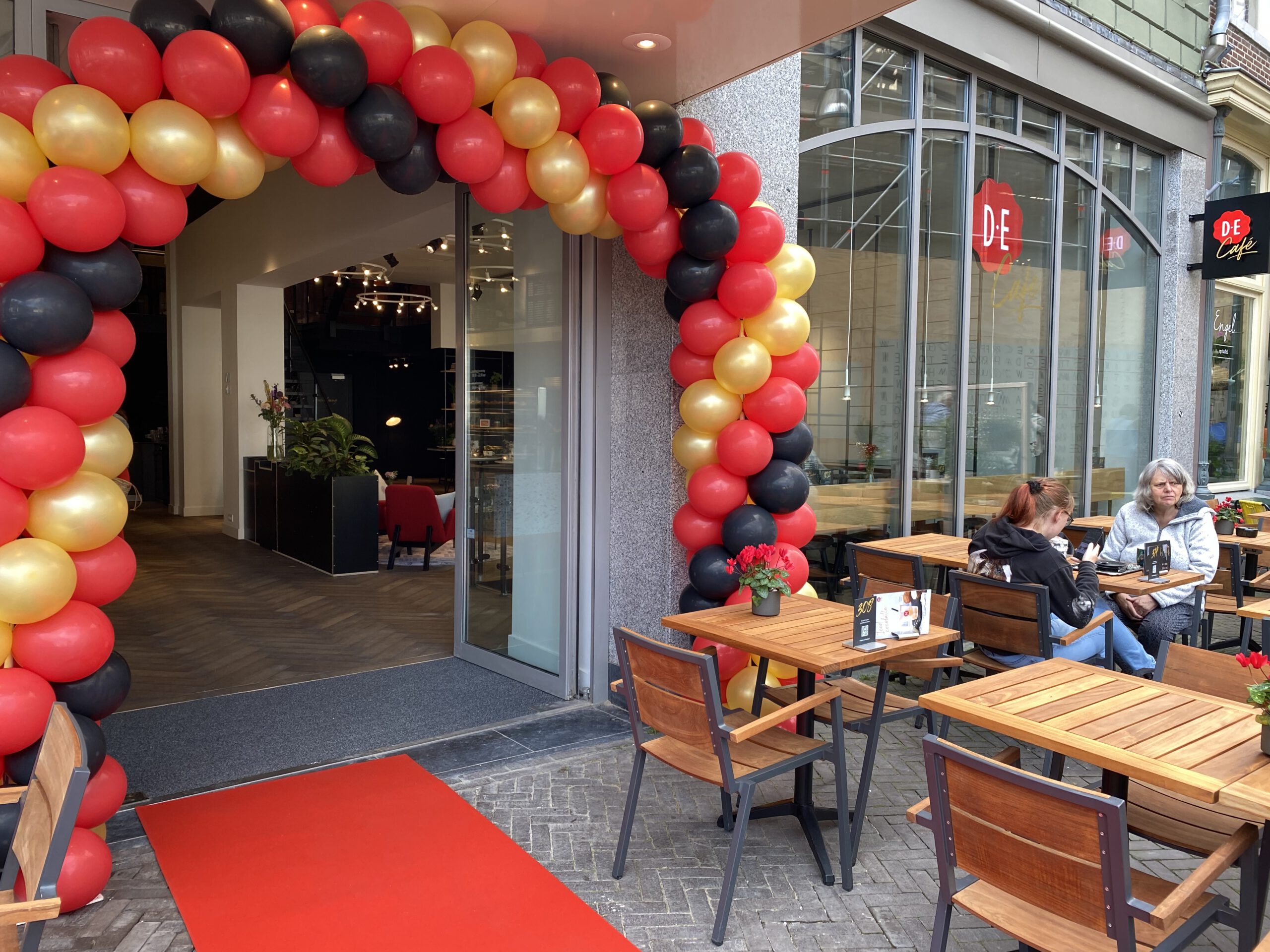 Nieuw café geopend aan de Grote Markt in Zwolle RTV Focus