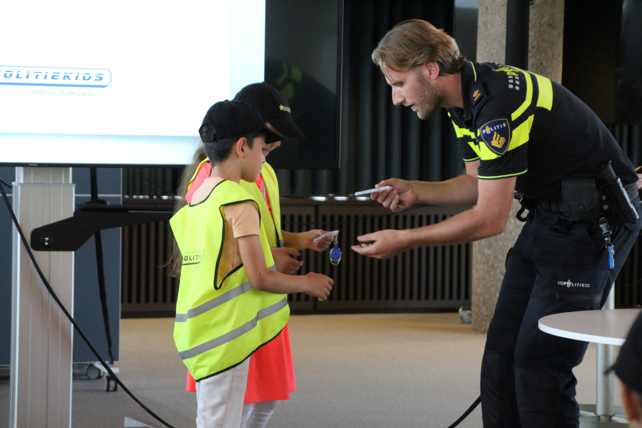 Politiekids Holtenbroek leggen eed af in Stadhuis