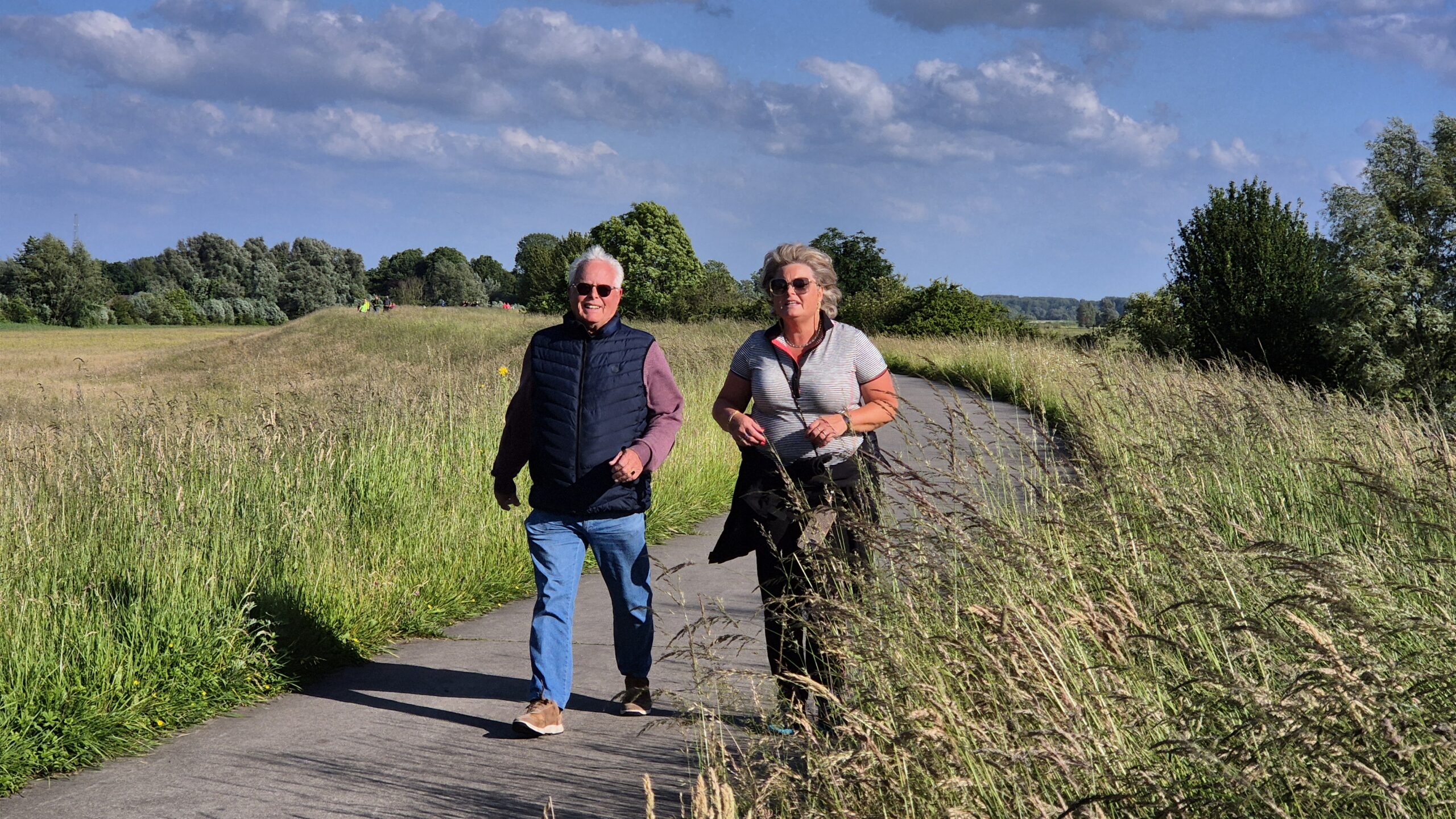 Video | Derde dag van de Avondvierdaagse in Zwolle: wandelaars door Zwolle-Zuid en Aa-landen