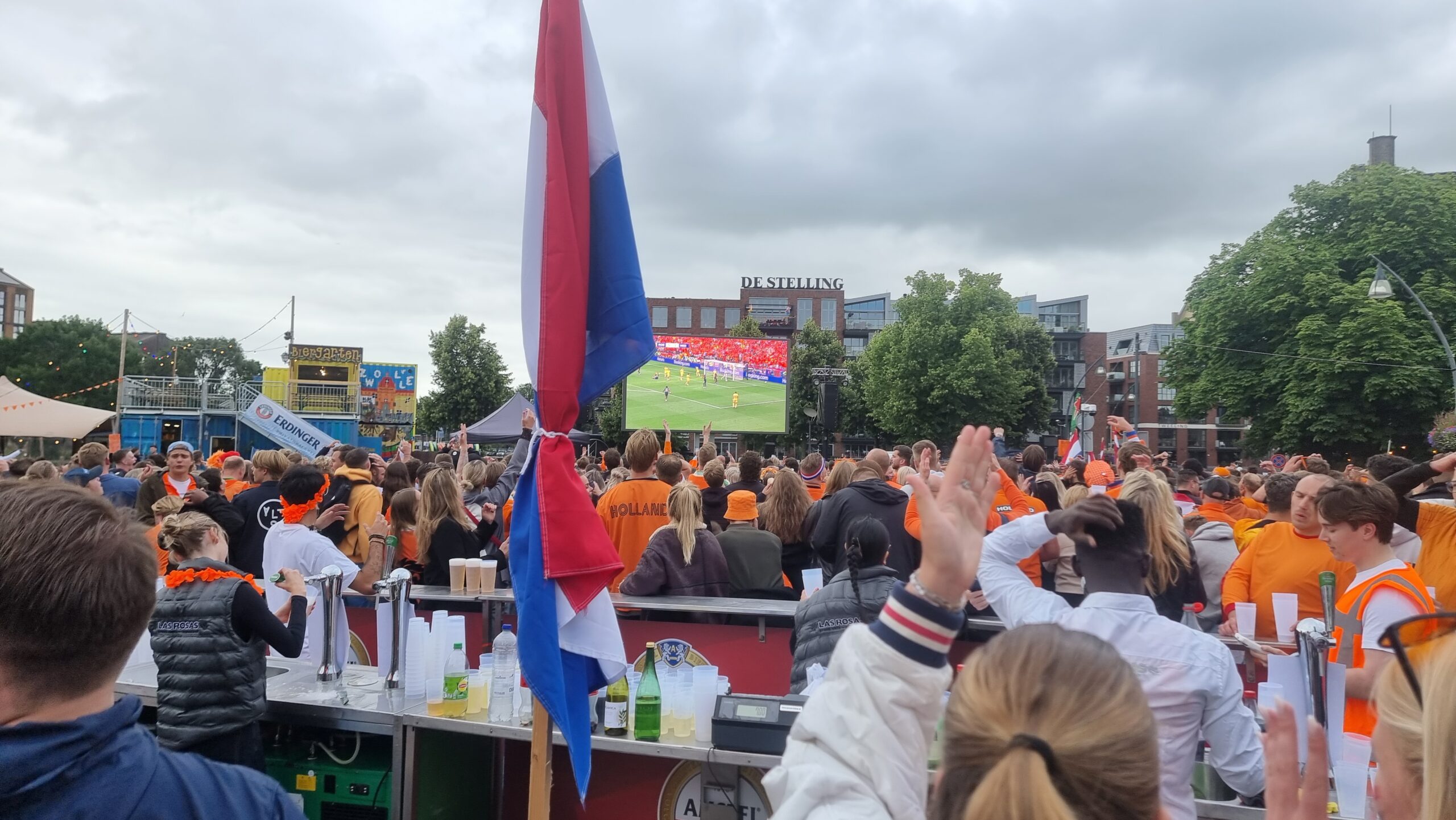 Oranjeplein Zwolle will have the largest screen in the Netherlands and a VIP deck.