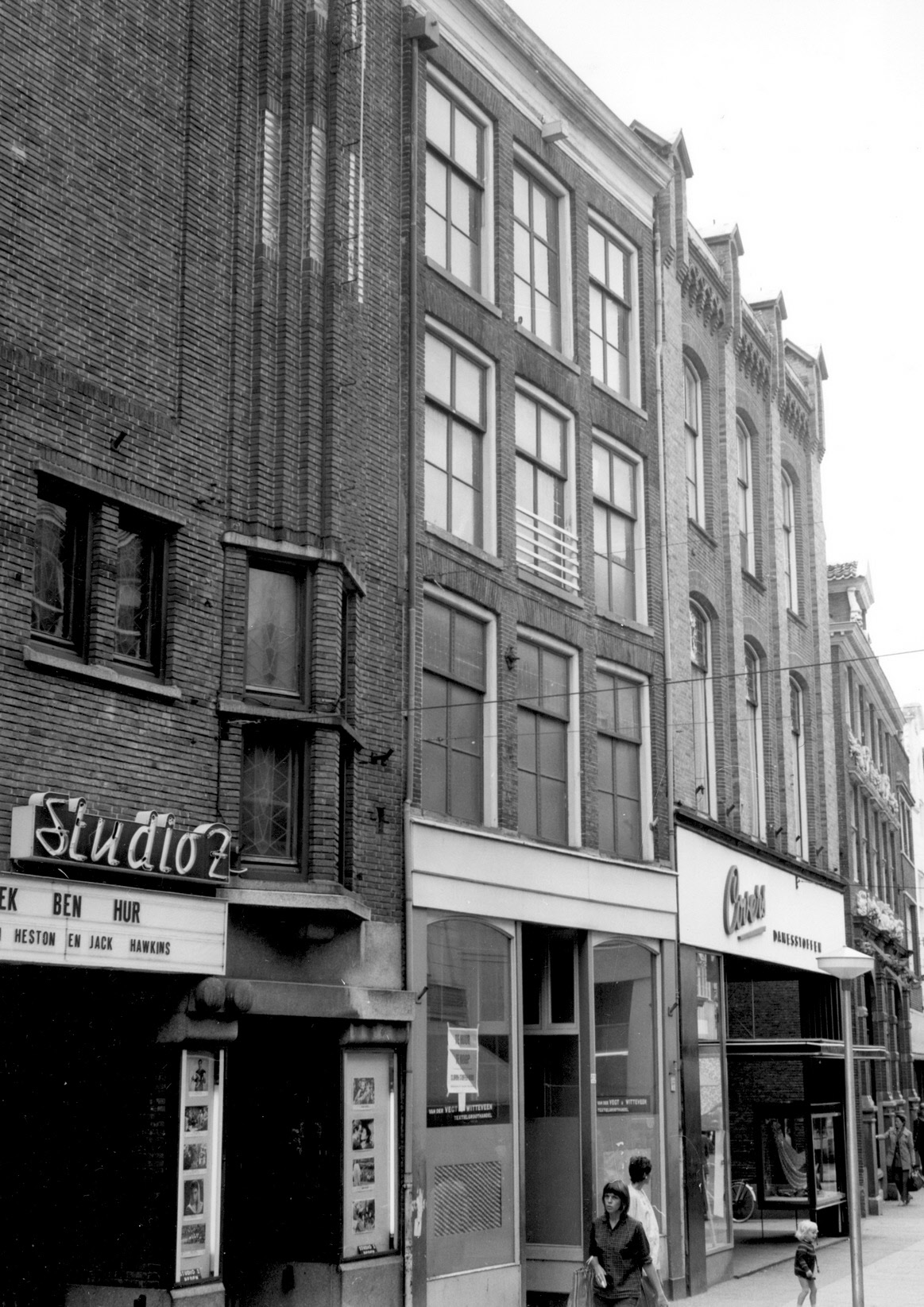 Diezerstraat met bioscoop De Kroon - Foto 1972 Collectie Overijssel CC