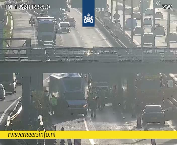 Vrachtwagenongeval bij knooppunt Hattemerbroek zorgt voor verkeershinder