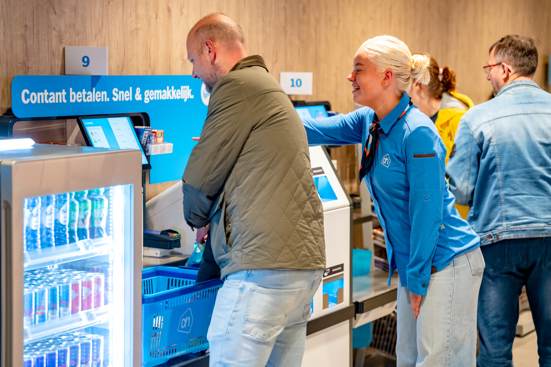 Nieuw selfscanplein bij Albert Heijn Deventerstraatweg Zwolle zorgt voor sneller winkelen en minder wachtrijen.