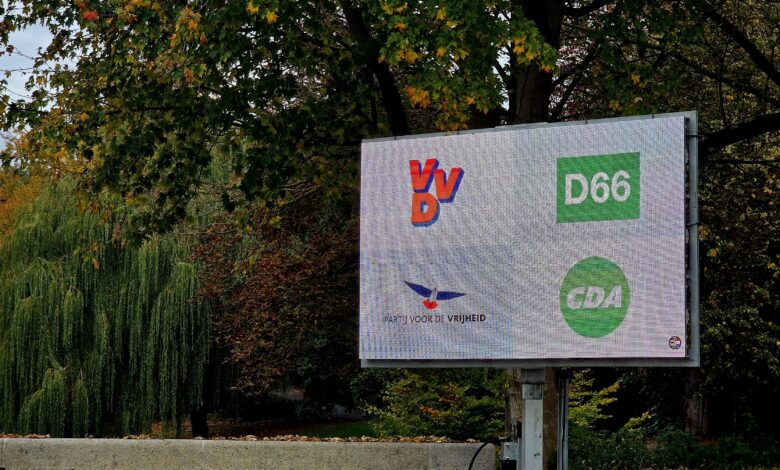 De laatste zetelpeiling van Ipsos I&O voordat de stembussen openen. Hoe zal het morgen uitpakken aan de stembus? - Foto © RTV Focus Zwolle