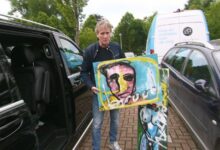 Alberto Stegeman met een Herman Brood - Beeld Alberto Stegeman eigen