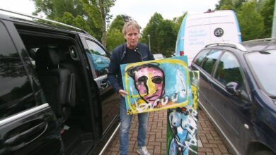 Alberto Stegeman met een Herman Brood - Beeld Alberto Stegeman eigen