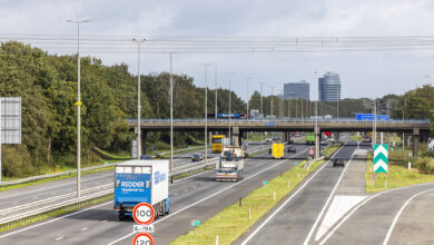 Wegwerkzaamheden bij knooppunt Hattemerbroek. Rijkswaterstaat rondt de renovatie van twee viaducten af en brengt de A28 en A50 terug naar de oorspronkelijke verkeerssituatie. - Foto Rijkswaterstaat