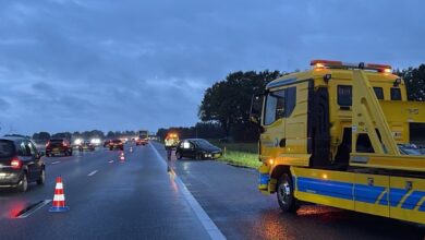 Stilstaand verkeer op de A28 bij Staphorst na ongeluk met twee voertuigen - Foto © Rijkswaterstaat