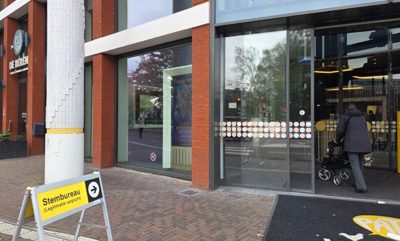 Ring valt in stembus: chaos, boze kiezers en vapende studenten bij Zwolse verkiezingen - Foto © RTV Focus Zwolle