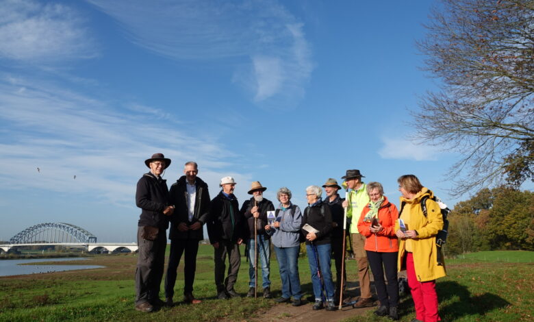 Startmoment van de eerste etappe van het Pelgrimspad IJsseldelta, een nieuwe Camino-route rond Zwolle. - Foto © RTV Focus Zwolle