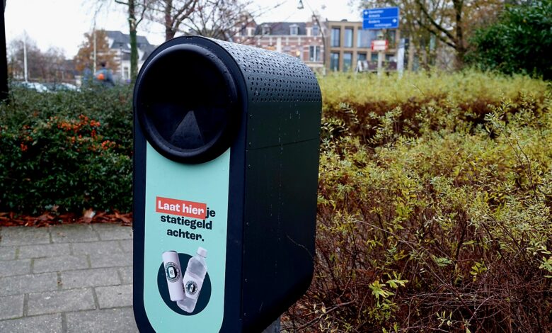 De nieuwe statiegeldbakken in Zwolle: zo doneer je veilig je blikjes en flesjes. - Foto © RTV Focus Zwolle