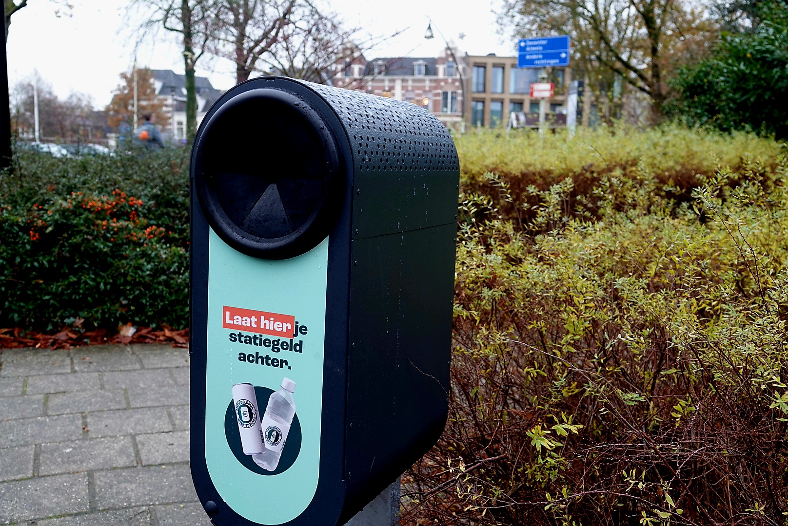 Zwolle plaatst 22 nieuwe statiegeldbakken – zo werken ze
