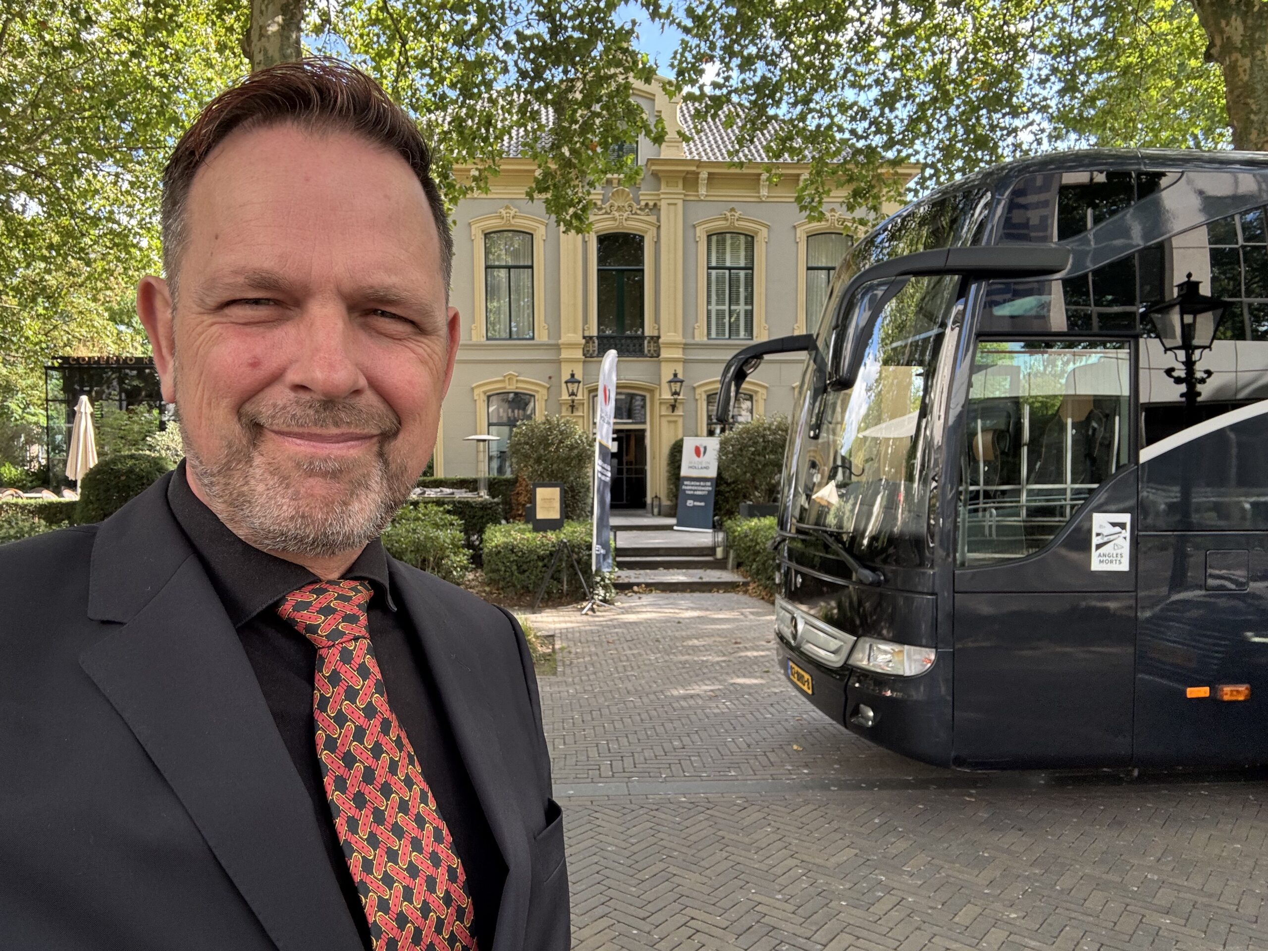 Zwolse touringcarchauffeur start hulpactie voor slachtoffers orkaan Cuba