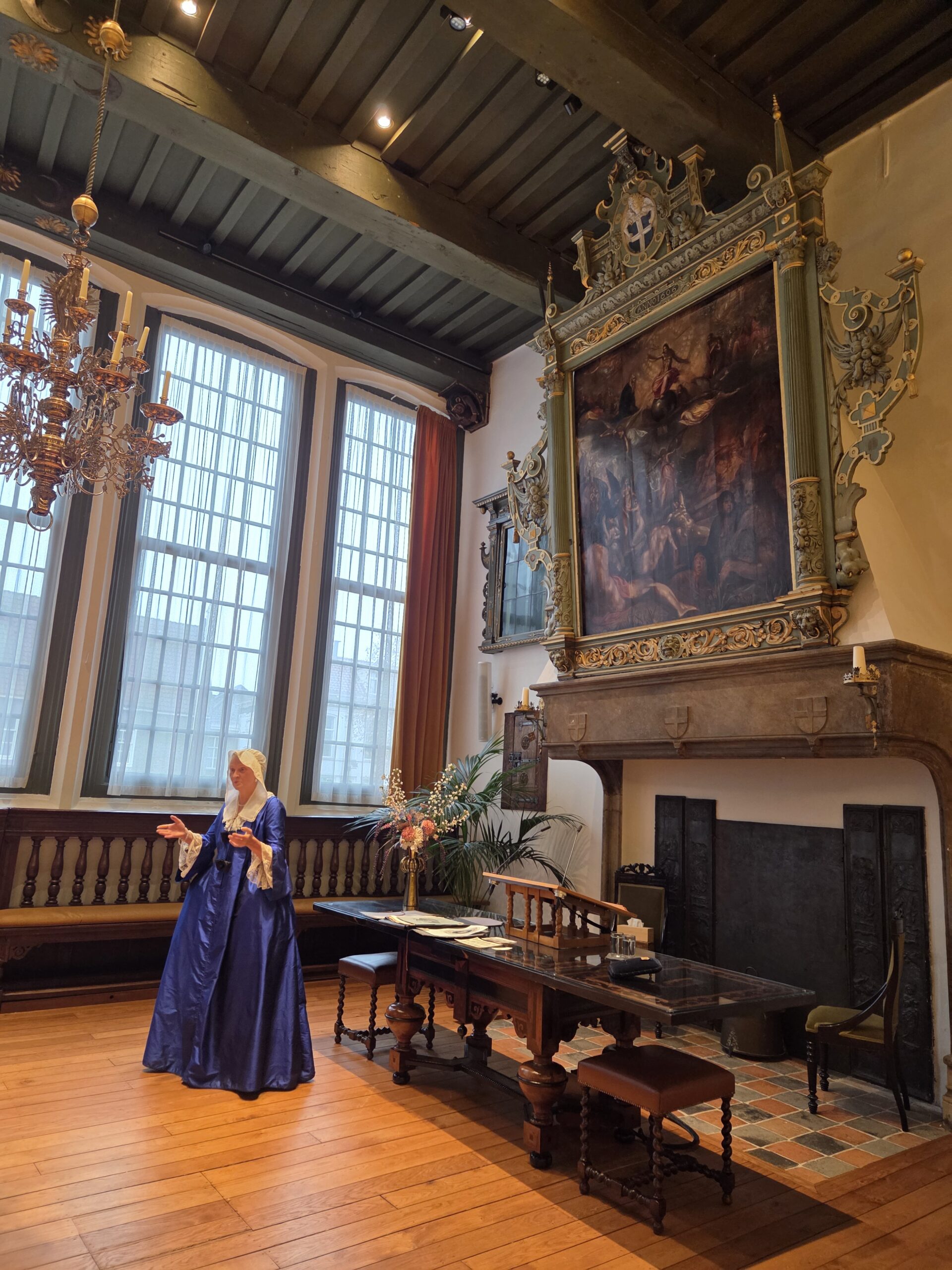 Aleida Greve in de Schepenzaal in het gemeentehuis van Zwolle - Foto Marinda Lam gemeente Zwolle 