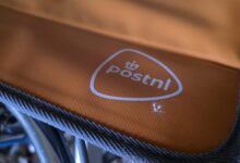 PostNL snoeit in bezorgdagen: duizenden postbezorgers geraakt