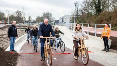 Opening langzaamverkeertunnel Slagenweg-Haarsweg Ommen door wethouders en schoolkinderen