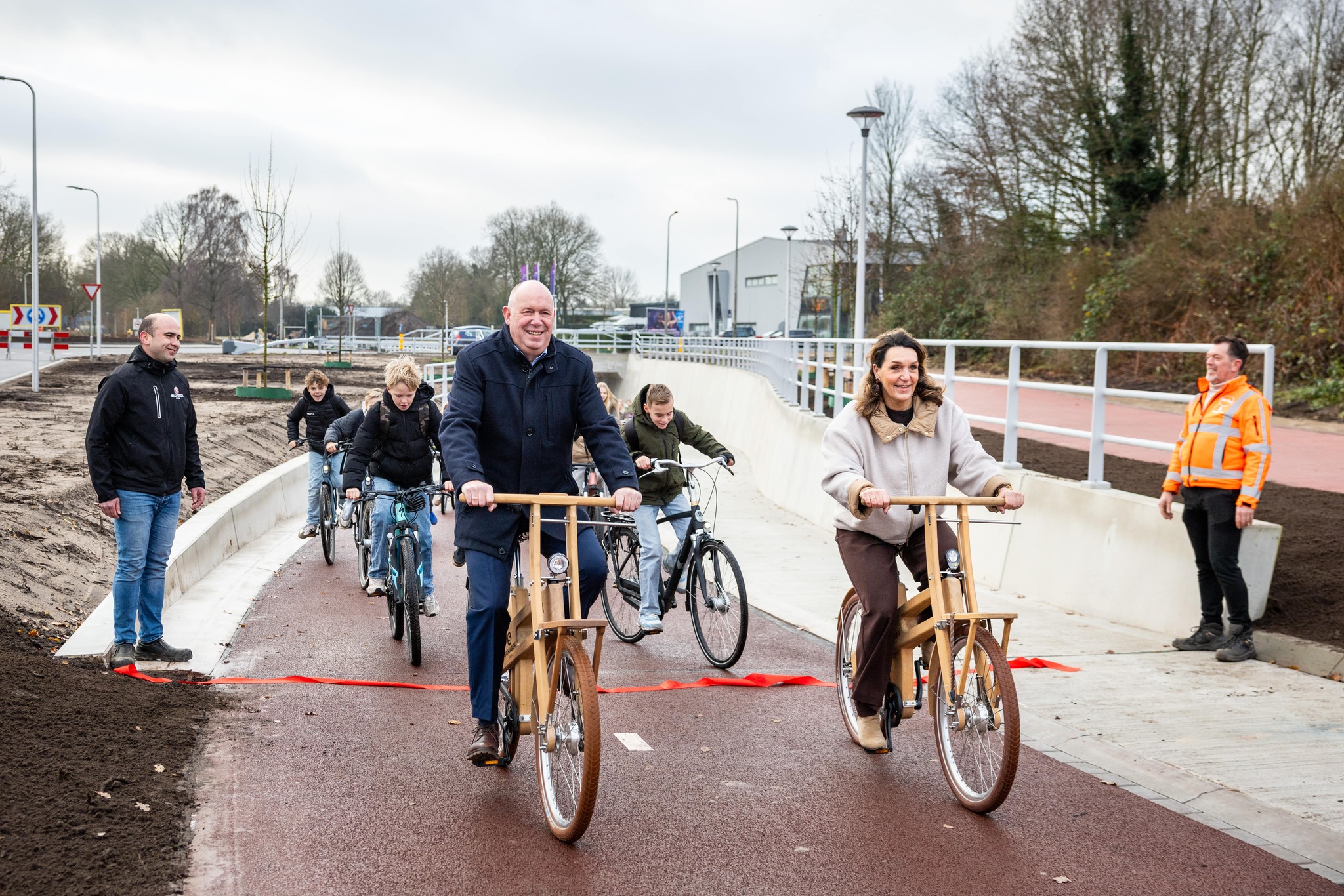 Nieuwe langzaamverkeertunnel Slagenweg-Haarsweg in Ommen geopend