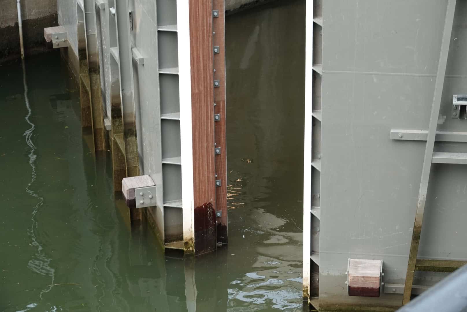 Detail van de sluisdeuren van de Spooldersluis in Zwolle