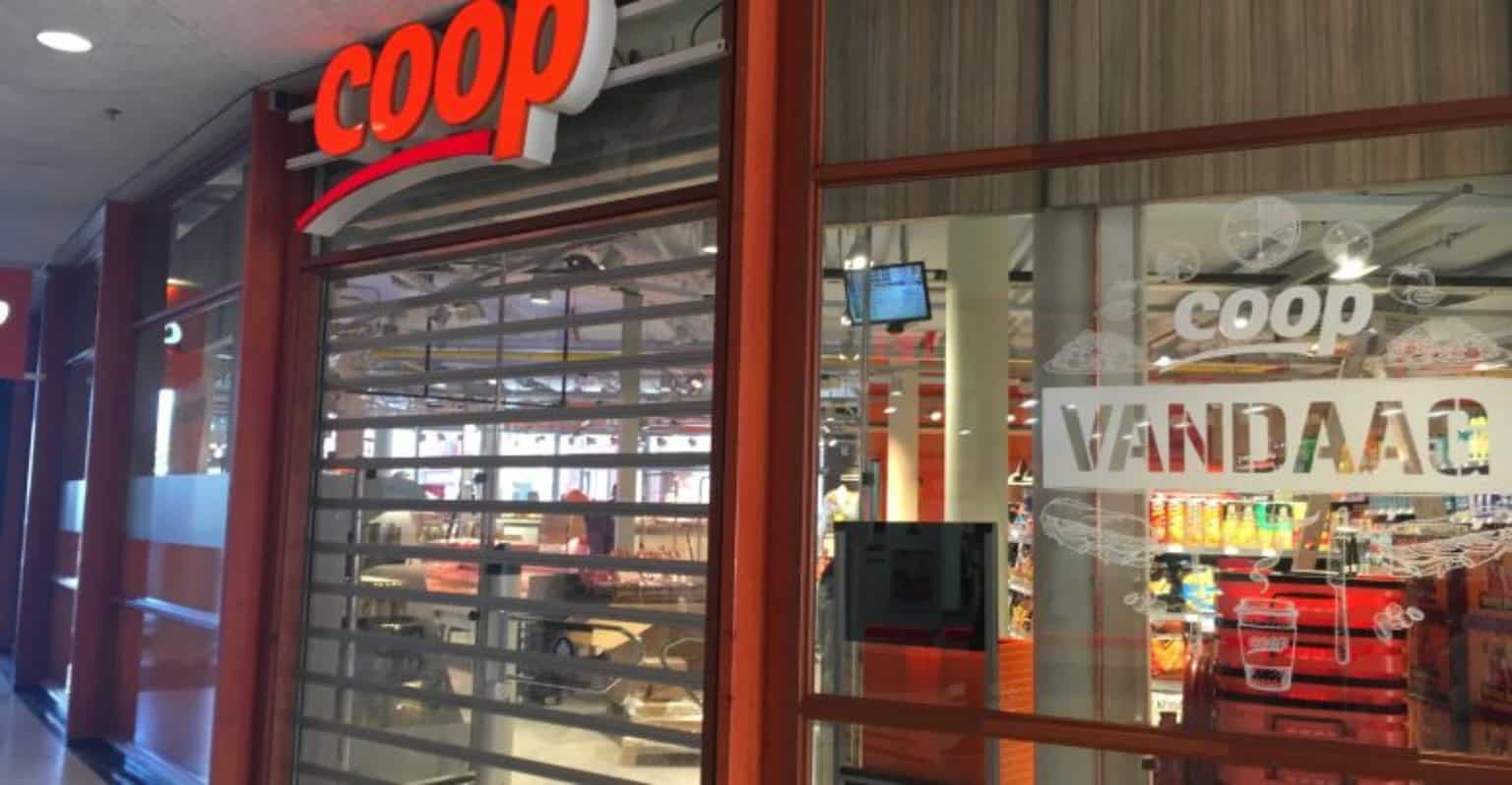 Coop City in winkelcentrum Maagjesbolwerk in Zwolle voordat de supermarkt vertrok